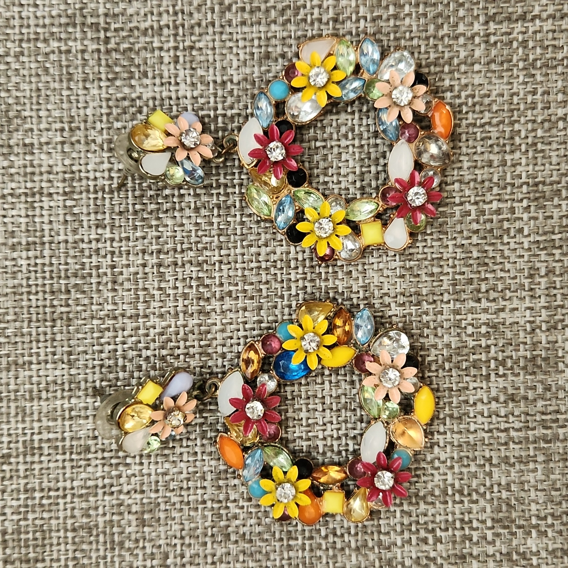 Beautiful Flower Wreath Earrings With Post Backing 5$